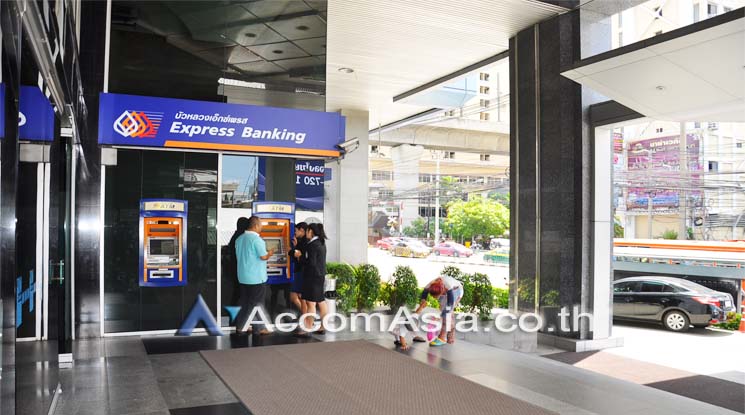  1  Office Space For Rent in Pattanakarn ,Bangkok ARL Ramkhamhaeng at UM Tower AA11780